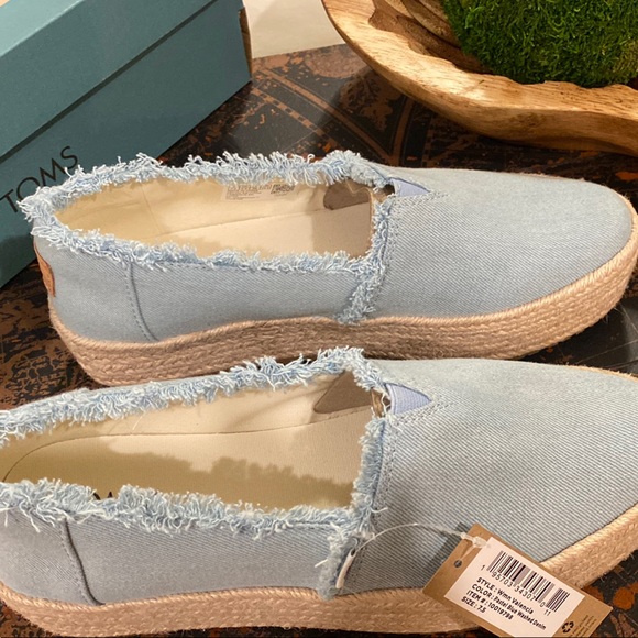 TOMS Women's Light Blue Espadrille Shoes - Picture 5 of 7